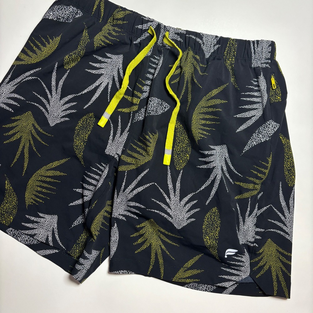Fabletics The One Shorts Mens S Black Tropical Print 7 Inch Inseam Lined Running